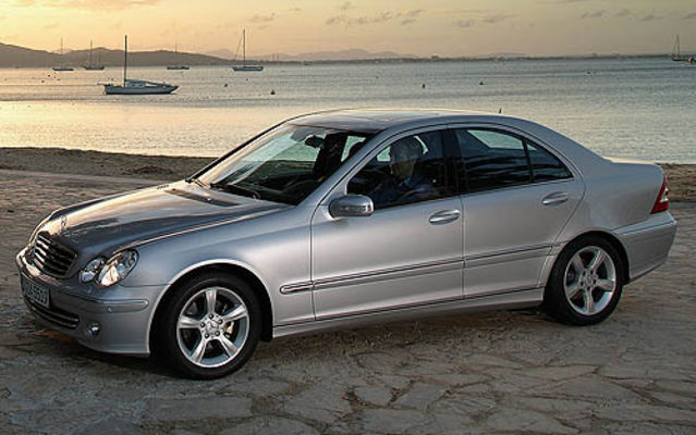 004479_Mercedes-Benz_Classe_C_2006.jpg?640x400