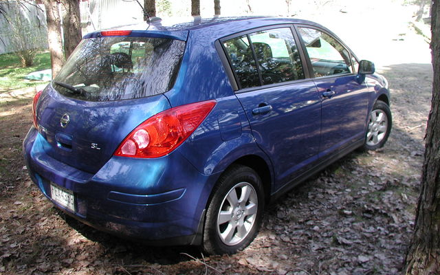nissan versa 2008. Nissan Versa SL hatchback 2008
