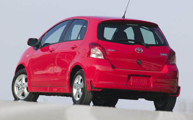 02329_2008_Toyota_Yaris.jpg