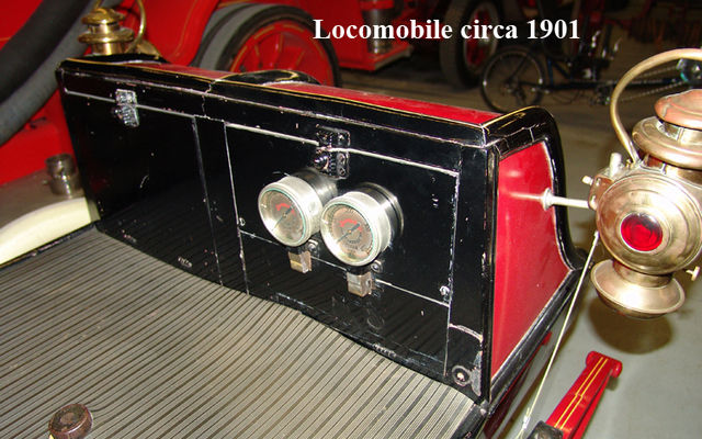 Locomobile circa 1901. Mus&eacute;e Sciences et Technologie Ottawa.