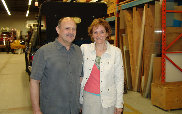 Serge Ouellette, historien et Suzanne Beauvais, conservatrice adjointe, Mus&eacute;e Sciences et Technologie Ottawa