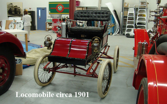 Locomobile circa 1901. Mus&eacute;e Sciences et Technologie Ottawa.
