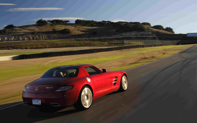 Mercedes-Benz SLS AMG