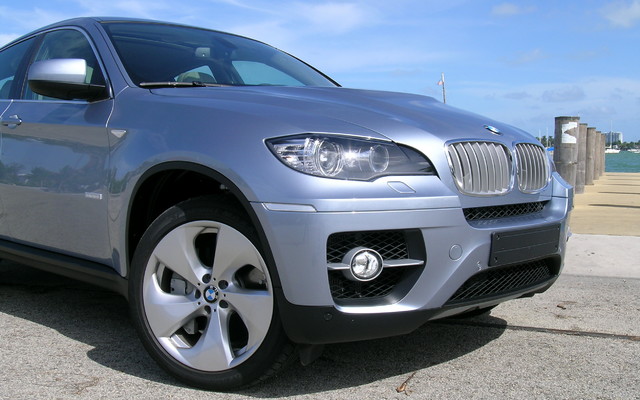 2010 BMW X6 ActiveHybrid: Electric performance!