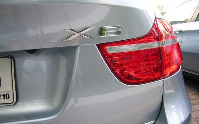 2010 BMW X6 ActiveHybrid: Electric performance!