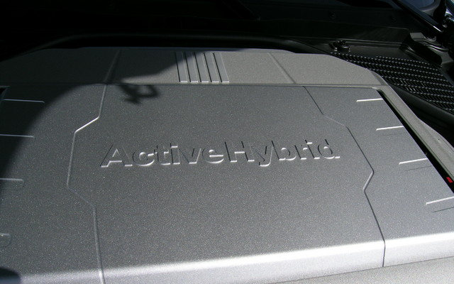 2010 BMW X6 ActiveHybrid: Electric performance!