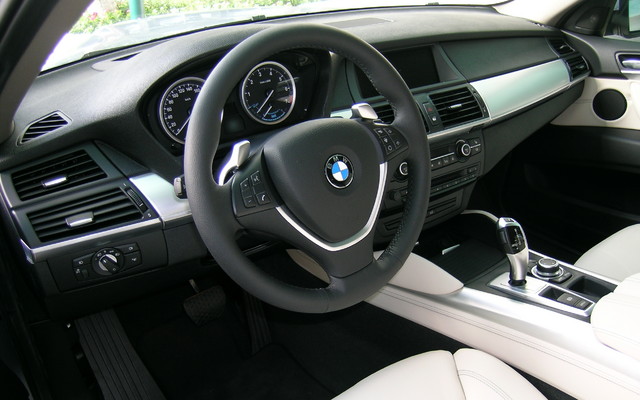 2010 BMW X6 ActiveHybrid: Electric performance!
