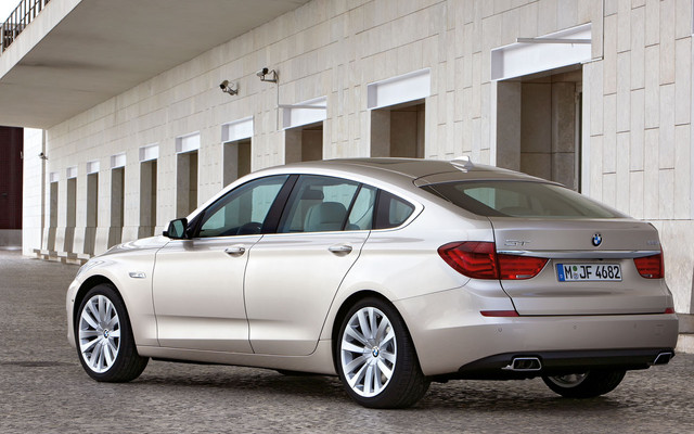 Bmw 3 Series 2011 Sedan. an owner of a BMW 3-series