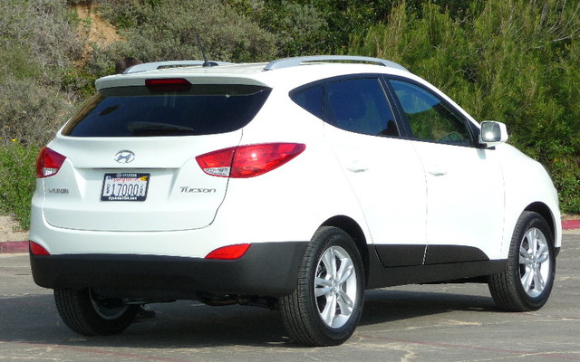 Suzuki Xl7 2003. 2008 SUZUKI XL7 VS 2011