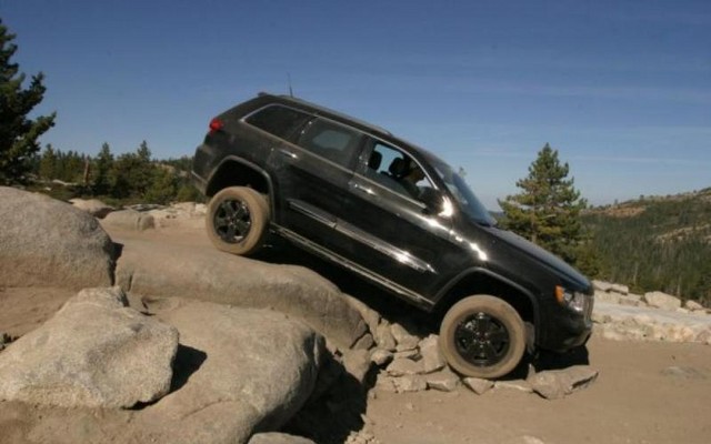 040003_2011_Jeep_Grand_Cherokee.jpg