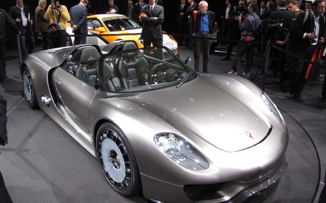 Porsche 918 Spyder Plug-in Concept
