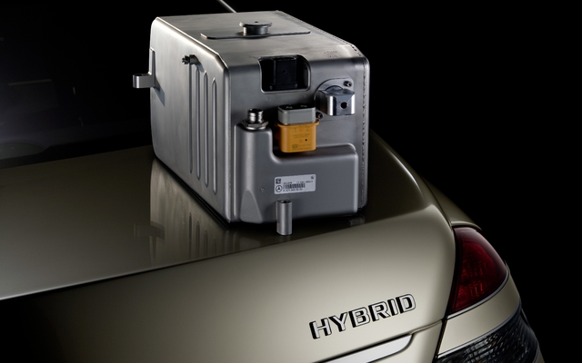 Mercedes-Benz S400 BlueHYBRID avec batterie au lithium-ion