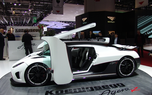 Koenigsegg Agera R... avec un support à skis!