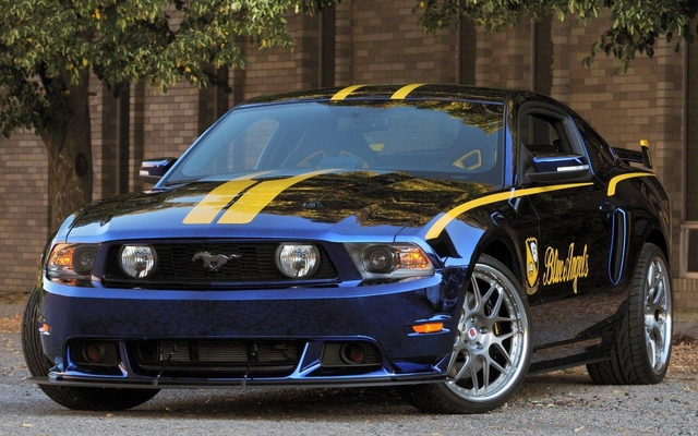 Mustang au fil du temps - Page 2 074576_Ford_Mustang_GT_2012_Une_edition_speciale_Blue_Angels