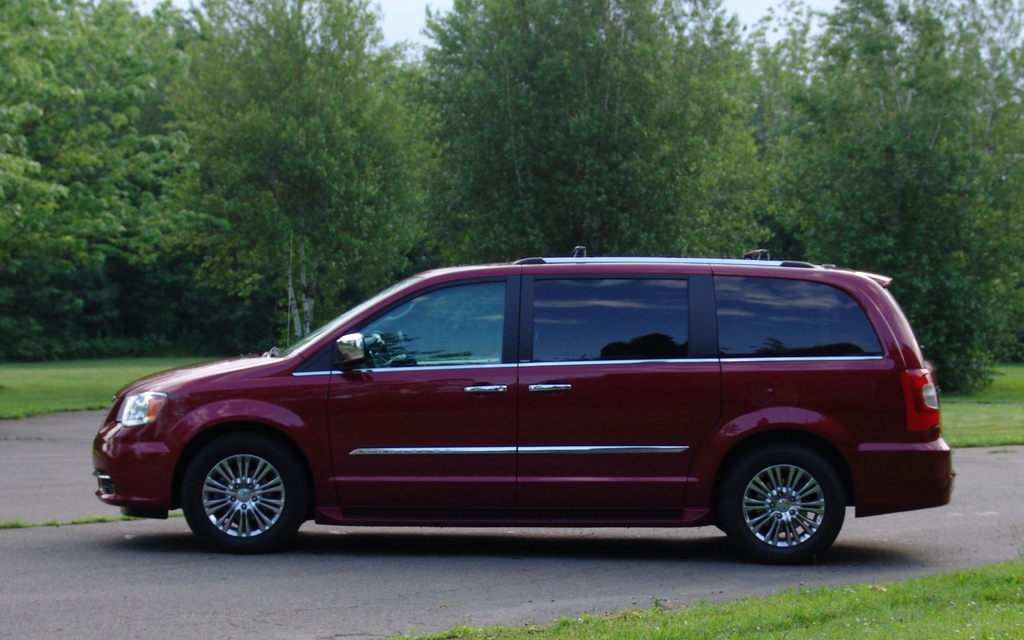 2012 Chrysler town and country youtube