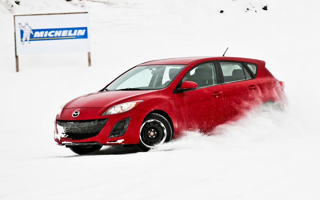 Le Michelin X-Ice Xi3 en action au circuit M&eacute;caglisse