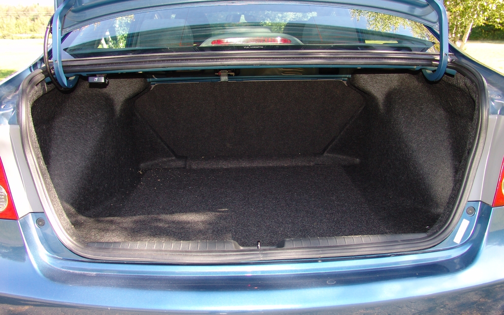 Honda civic back seat fold down 2004 #5