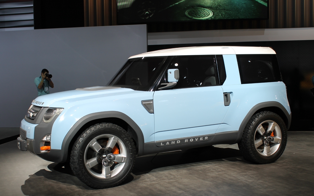 Land Rover DC100, le futur Defender? Bleu poudre pour un 4x4 pur et dur, pas sûr...