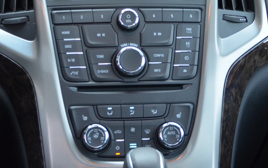 There may be a lot of buttons, but at least the layout is intuitive (except the trunk release button!)