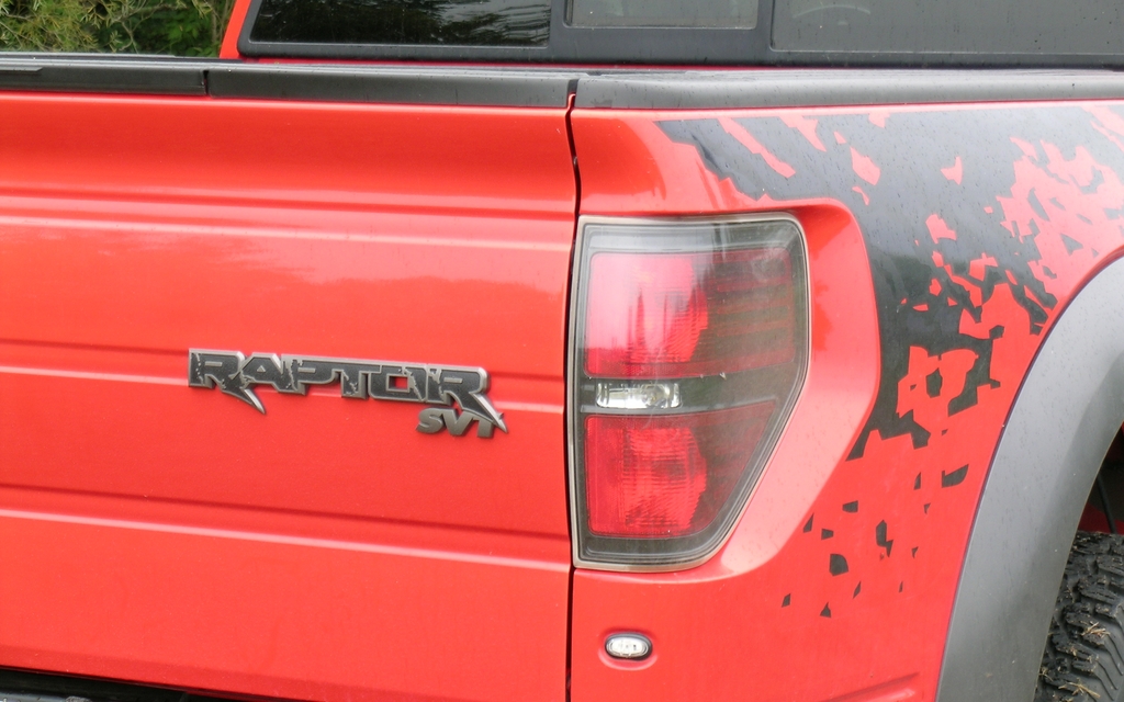Ford F-150 SVT Raptor, on retombe en enfance! 098755_2012_Ford_F-150