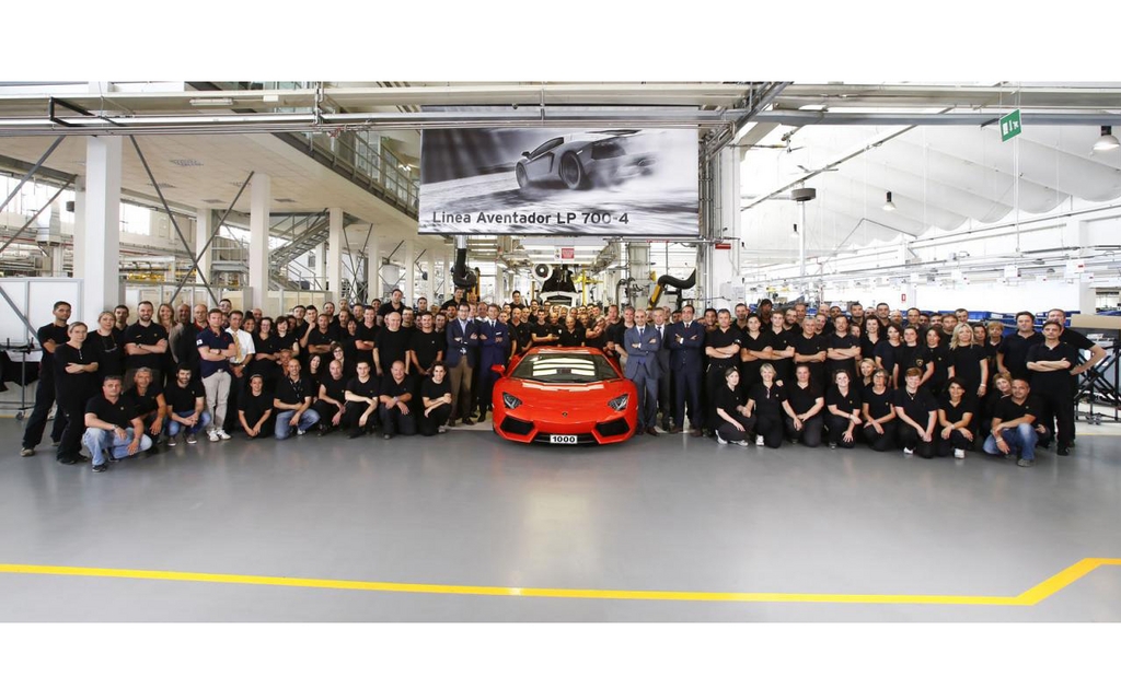 On fête l'assemblage de la 1000ième Lamborghini Aventador