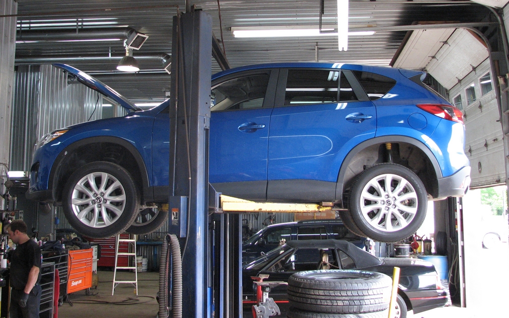Behind the engine is plenty of space for a turbocharger or a larger engine. Even though the SkyActiv system doesn’t include a turbo, you can order the CX-5 with a turbocharged engine.