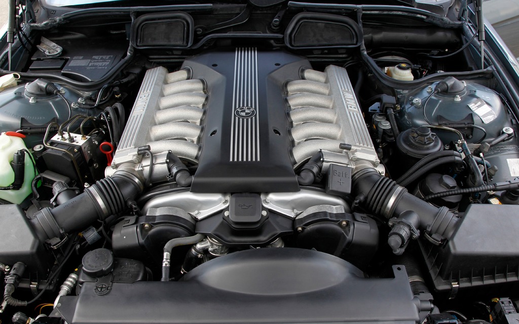 V12 engineering bmw marine #3