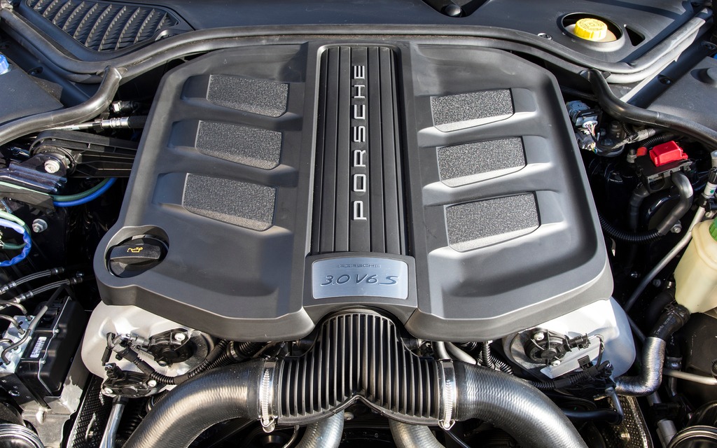 2014 Porsche Panamera 4S Executive Twinturbo V6 engine Picture