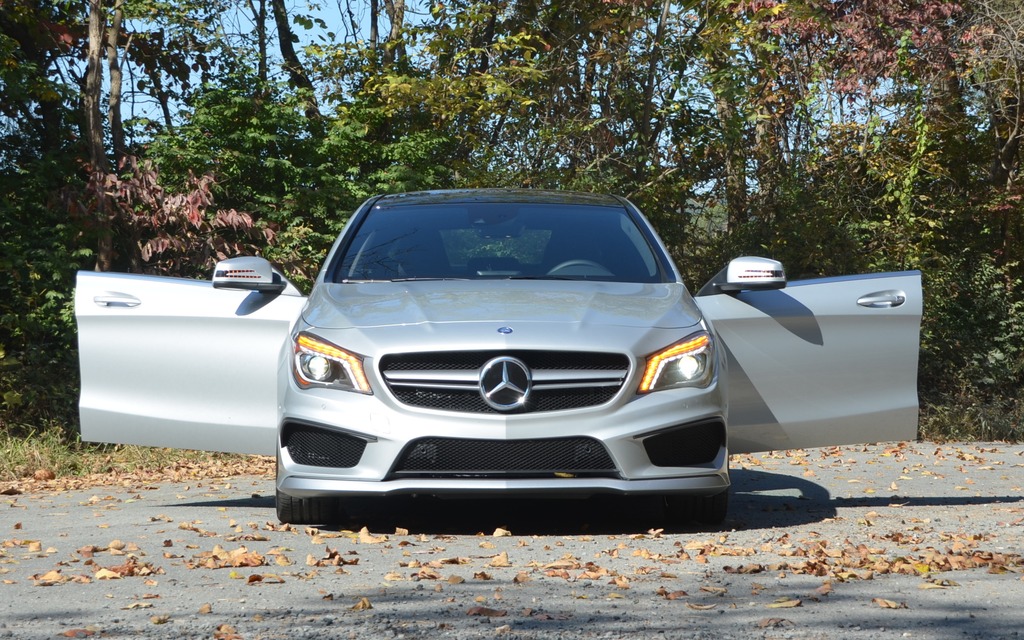 Frameless windows During our testing, we didn’t hear any untimely wind noise. Picture Gallery