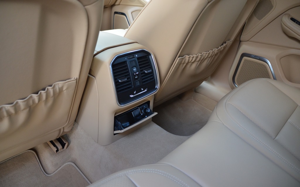 Porsche Gt4 Turbo >> Smokers Package - Porsche Macan Forum Porsche Gt4 Turbo >> Smokers Package - Porsche Macan Forum