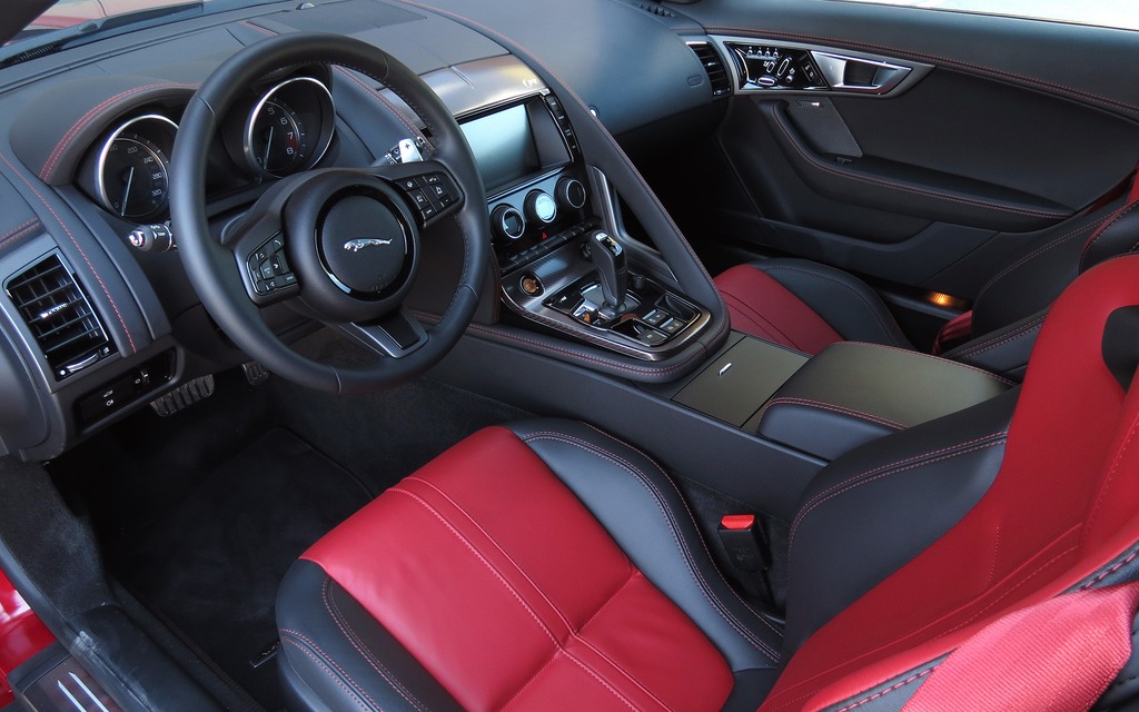 154637_2015_Jaguar_F-Type.jpg