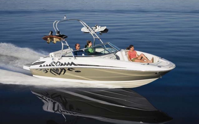 2011 Sea Ray 220 Sundeck Review