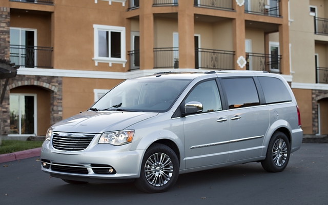 2012 Chrysler town and country youtube #3