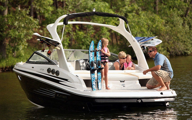 2012 Larson LXi 238 - Tests, news, photos, videos and wallpapers - The Boat ... 2012 Larson LXi 238 - Tests, news, photos, videos and wallpapers - The Boat ...