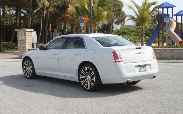 Used chrysler 300 montreal #3