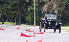 Ford Mod&egrave;le T 1921. M. Moisan s'amuse au volant de son mod&egrave;le T!