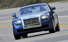 L'&eacute;tonnante Rolls-Royce Ghost en action sur une route calfornienne