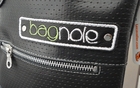 Sac plus petit con&ccedil;u avec le cuir d'un v&eacute;hicule Ford.