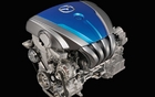 Le moteur &agrave; essence de 2,0 litres poss&egrave;de un taux de compression de 14:1.