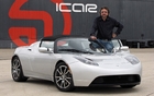 Pierre Séguin et sa Tesla Roadster, la première à rouler au Québec