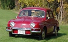 Renault Dauphine 1963. Cette mignonne petite voiture a été dessinée par Ghia, rien de moins!