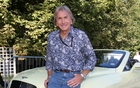 Derek Bell. Cette photo a été prise l'an dernier, après son "cours de pilotage"...