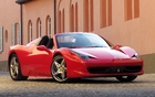 La Ferrari 458 Spider pose à son lancement international en Italie
