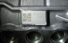 Sur la partie avant de la motorisation, un code QR est imprimé. Il permet d'accéder à de nombreuses informations sur la Leaf par le biais d'un téléphone intelligent.