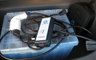 Un des trois systèmes de charge de la Leaf. Celui-ci recharge complètement la Leaf en 21 heures. Un deuxième système, la borne résidentielle fait la recharge en 8 heures. Le système sur le 240V fait la charge en 30 minutes.