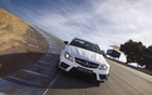 Dans le c&eacute;l&egrave;bre virage "Corkscrew" de Laguna Seca