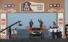 Le pilote NASCAR Robby Gordon dispute chaque année le Dakar. Aux commandes d'un Hummer de sa propre équipe, Il vise cette année la victoire.