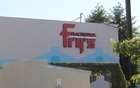 GM a établi son Centre de Technologies Avancées tout à côté du Fry’s – le rendez-vous des amateurs de gadgets électroniques.