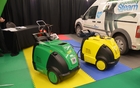 Si ça a des roues, ça peut être exposé dans un Salon de l'auto!