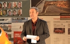Le collègue et néanmoins ami Marc Lachapelle en train de dévoilé le nom des gagnants de chaque catégorie de l'AJAC. Il partageait cette tâche avec un autre collègue, Jacques Deshaies.